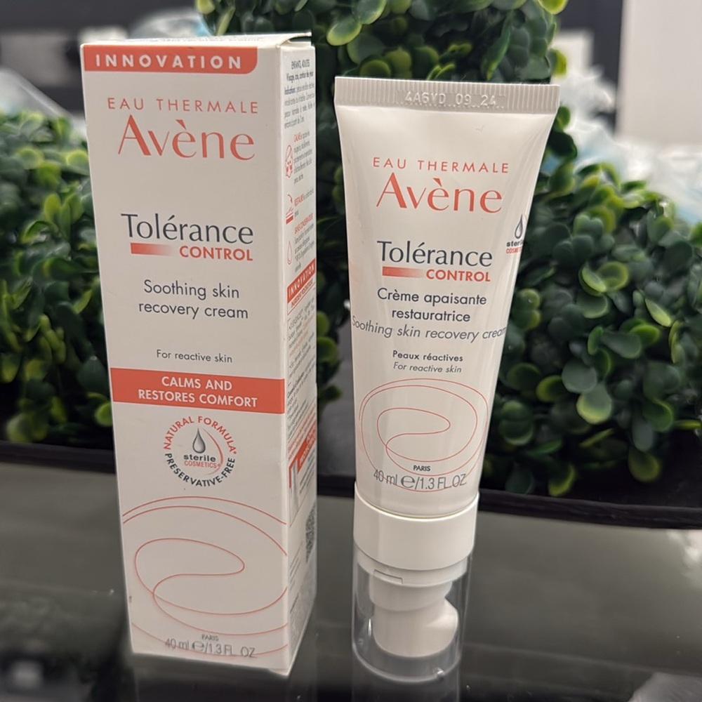 Avene Tolérance Control Soothing Skin Recovery Cream - White/Orange